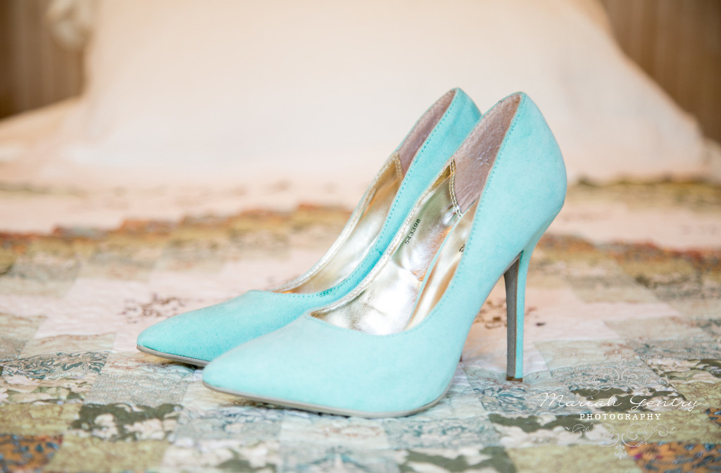 Beau Lodge Wedding Washington Wedding Teal Blue Shoes Mariah Gentry Photography